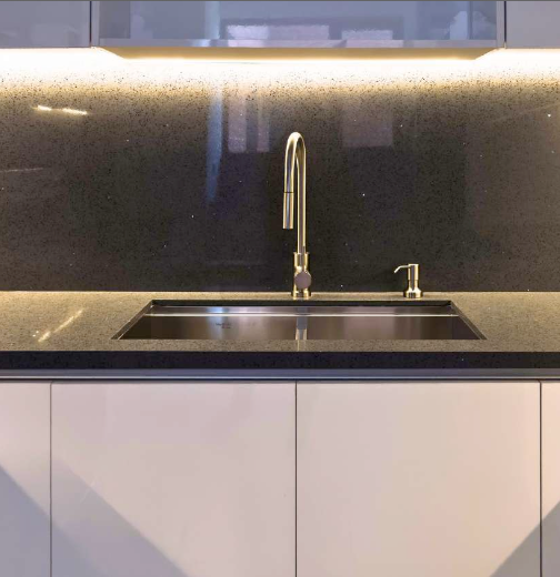 Kitchen & Laundry