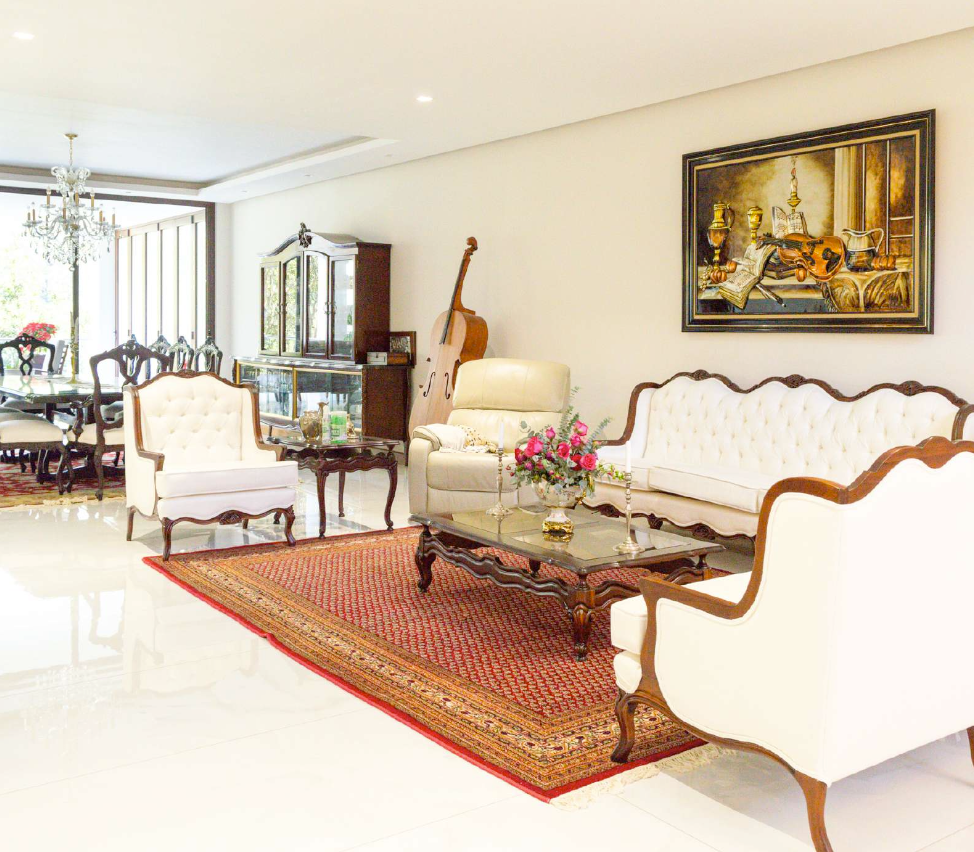 Familia Pineda Luxury Classic
